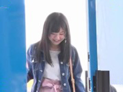 メチャクチャ清楚でカワイイ美少女がMM号に乗車し知らない男と即パコ！