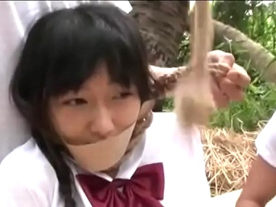 こいつは鬼畜♡土木作業員たちのパワーチンコで何度もオナホ扱いを受けるロリJK