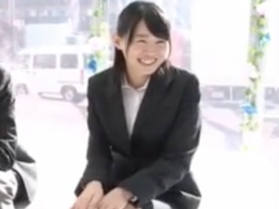 「え…？え？上司と‥？」社会の怖さを知らない新卒OLがおっさん上司とMM号ハメ
