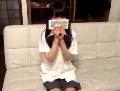 パイパンつるペタ女子校生にお菓子を与えてたっぷり中出しパコ撮りｗ