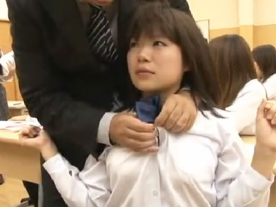 時間停止能力を得た鬼畜教師が教え子に強引に中出しパコ