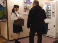 お父さんと一緒に男湯に入ったパイパンロリ娘が他の客に犯され処女喪失ｗｗｗ