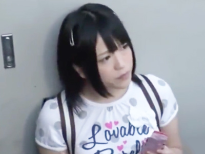 隣りに住んでるガチロリ娘をお菓子で誘惑してパイパン膣を自分専用肉便器に♡