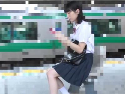 おとなしそうなJKを狙って逆さ撮り→痴漢→強制レ●プのフルコース！