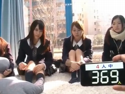 修学旅行中のJKたちとエッチな企画で乱交パーティ♡