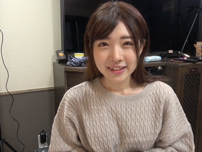 超上玉素人降臨！スレンダーながらも感度ビンビン丸なロリっ子がカメラ目線でガチイキ