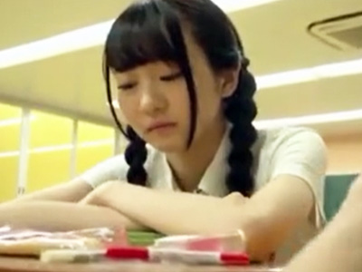 ラクロス部員の美少女JKが放課後の教室でクラスメイトと濃厚ハメ
