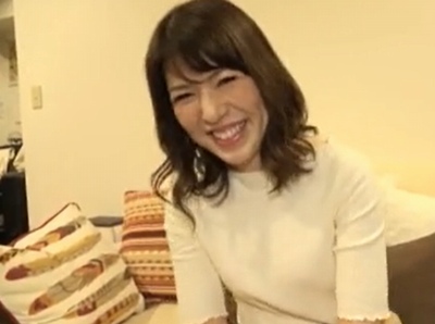 「ちょ、ちょっとそっちはダメ♡」人妻の自宅訪問♡恥ずかしい下着もあらわになって不倫AVに発展